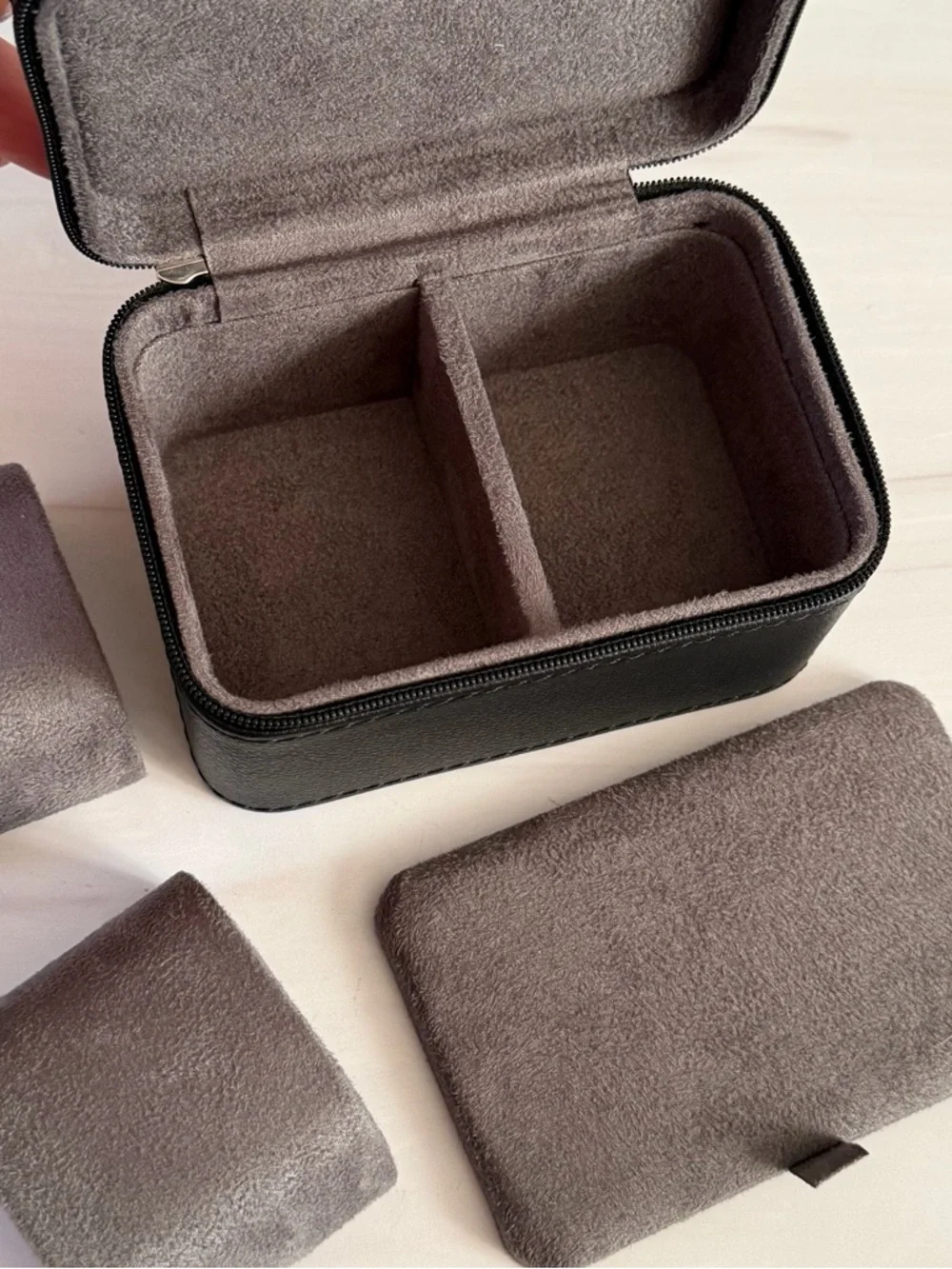 Rothwell San Francisco Two-Slot Watch Holder and Display Pad - NEW